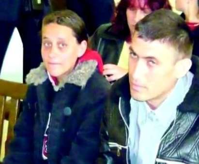 Съседи на издирван педофил: Тити е невинен, не е изнасилвал сина си