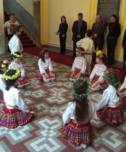Българските традиции оживяха в Областна администрация