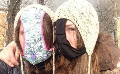 Снимка на девойки с „маски“ от бикини е сред най-ужасните в социалната мрежа