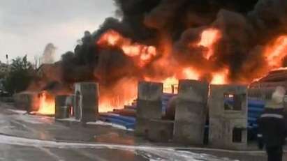 60 тръби изгоряха във Враца, по чудо не се взриви бензиностанция