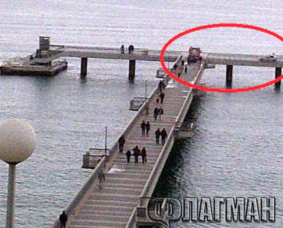 Кьоркандил пиян падна от моста в Бургас, престоя в студената вода, извадиха го жив