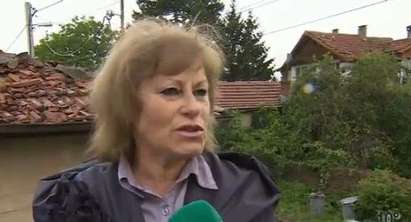 Кметът Соня Стоянова: Покривите на 10 къщи са разрушени от смерча в Чепинци