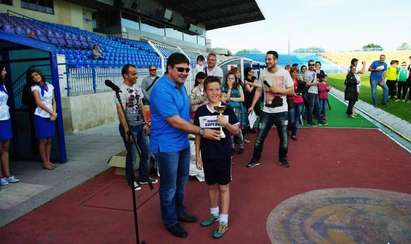 Детски футболен празник с много награди и специални гости на стадион Лазур (СНИМКИ)