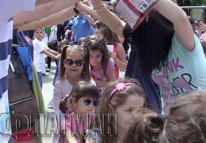МБАЛ „Дева Мария“ подари незабравим детски празник на стотици малчугани (ВИДЕО)