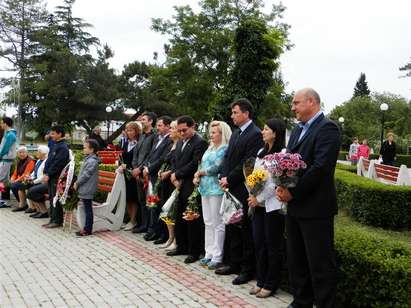Поморие се преклони пред паметта на Ботев и загиналите за свободата на България