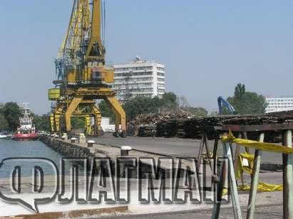 Разкриват пункт на данъчните за контрол на рискови стоки на Пристанище Бургас