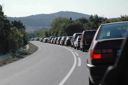 Две катастрофи блокираха пътя Созопол - Бургас, има пострадали