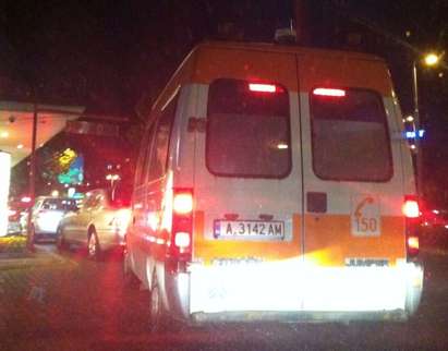 Бургаска линейка се нареди на опашка за бургери