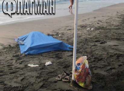 Труп на удавник изплува на централния плаж в Несебър