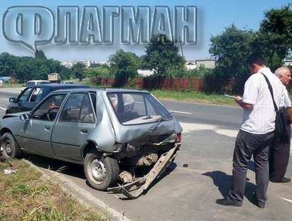 Шест коли се нанизаха в две верижни катастрофи край надлеза „Владимир Павлов“ в Бургас (ОБНОВЕНА И СНИМКИ)