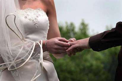 60% от младоженците са спали с поне двама от гостите си