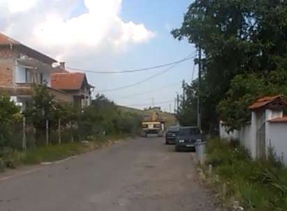 Верижни машини ръфат асфалта в бургаския квартал „Банево“