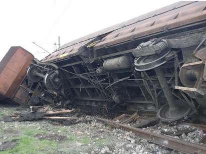 Грешка на машиниста, довела до влаковата катастрофа?