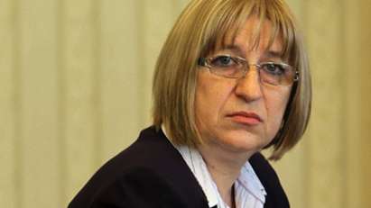 Цецка Цачева загрижена: Орешарски няма да си даде оставката!