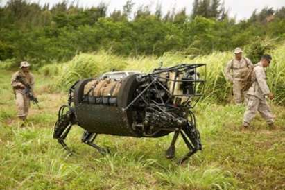 Роботизирано магаре носи раниците на американските войници (видео)