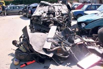 Касапница край Сливен: 22-годишен шофьор загина, момче се бори за живота си
