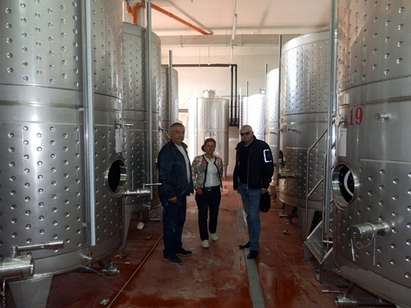 Петър Кънев посети винарна край Славянци