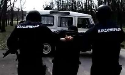 500 жандармеристи и полицаи обсаждат Ихтиман и Петрич