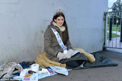 Мис Англия прекара една нощ на улицата, за да почувства как живеят бездомните
