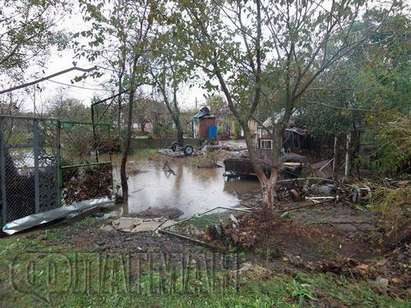 Община Бургас търси доброволци за разчистване на руините от потопа, бедственото положение остава