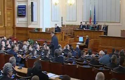 Депутатите се събират, за да гласуват състава и структурата на правителството