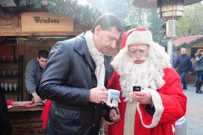 Дядо Коледа взе телефона на кмета, търси общински имот за джуджетата