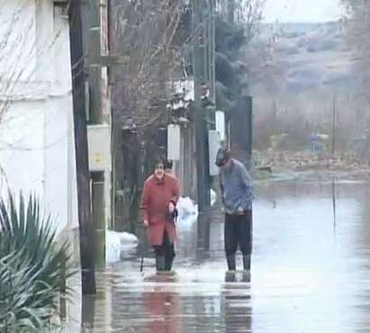 Очакват се валежи и нови наводнения, Тунджа заля още 40 къщи