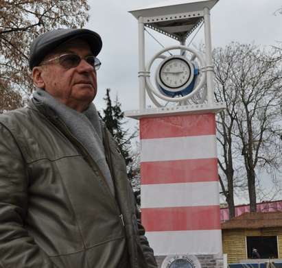 Вижте историята на бургаската емблема – Часовника, неговият спасител е 82-годишният Стефан Николов