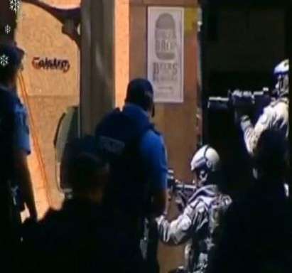 Джихадист държи 40 заложници в кафене в центъра на Сидни