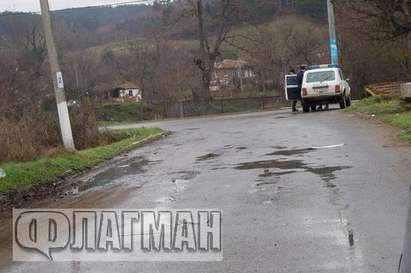 Извънредно! Граничен камион с полицаи се обърна край Горно Ябълково, водачът е загинал