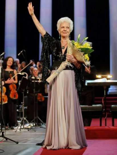 Великата Райна Кабаиванска - на 80 години: Аз съм давала с много обич и ми се връща с много обич!