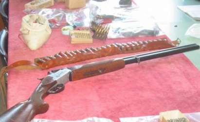 Две пушки с бойни патрони открити в мъж от Ахтопол