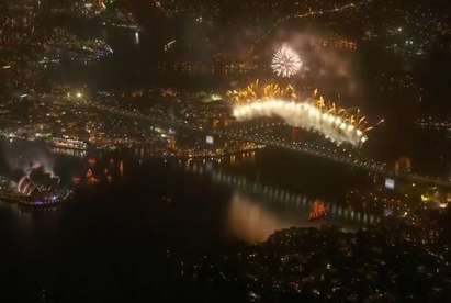 Ето как в Сидни посрещнаха Нова година (ВИДЕО)