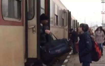 БДЖ спира от днес 38 влака, синдикати и граждани готвят протести
