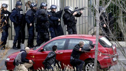 Край на заложническата драма в Париж, похитителят се предаде