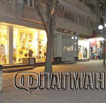 Черен януари за търговците в Бургас! Опразват магазините по главната улица "Александровска"