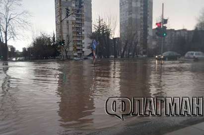 70 къщи са наводнени в бургаския кв. Долно Езерово, 7 души са евакуирани от „Черниците”