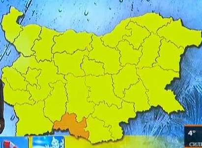 Обявиха жълт код в Бургас и още 26 области заради дъжд и силен вятър
