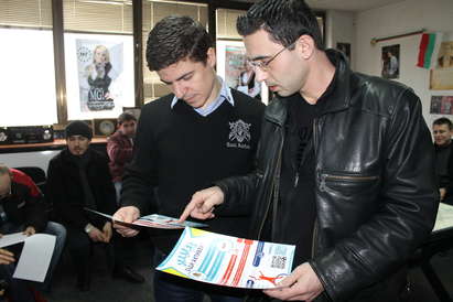 Младежи от Бургас се учат как да бъдат финансово грамотни