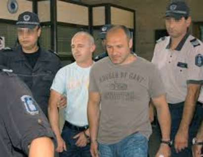 Съдят в Бургас варненска група, занимаваща се с проституция и наркотици