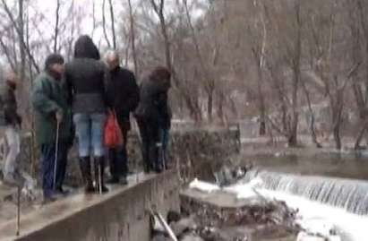 Тунджа прелива, калоферци се страхуват от потоп