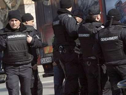 Полицията арестува седем участници в Луковмарш! Водни оръдия пазят шествието