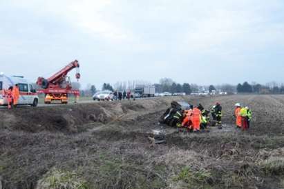 Джипът БМВ Х6, в който загинаха трима българи край Бергамо, може да е краден