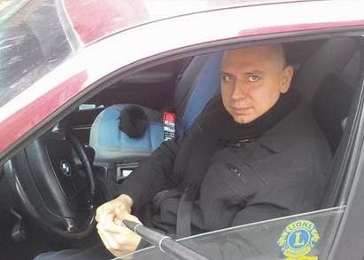 Общинският съветник Антон Берданков е разсеяният шофьор, забравил БМВ-то без ръчна