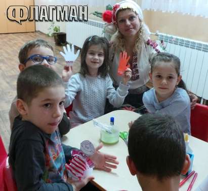 Баба Марта дойде да помага на сръчковците от ЦДГ „Моряче” (СНИМКИ, ВИДЕО)
