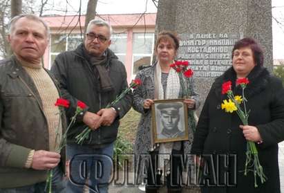 Вижте кой е Димитър Николов и за какво го почитат в бургаския кв. „Лозово” (СНИМКИ)