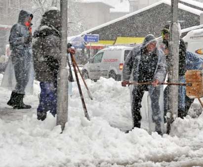 Военното министерство създаде кризисен щаб за борба със снежния ад