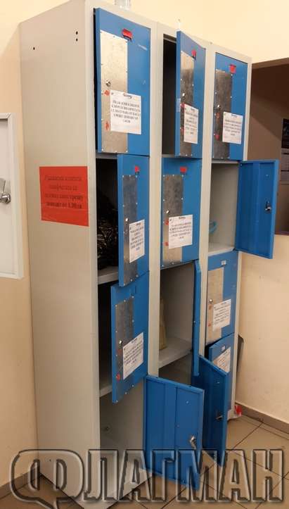 Допотопни шкафчета за багаж изнервят клиентите на магазин "Болеро" в Бургас