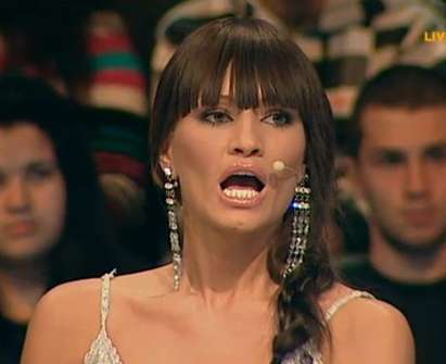 Скандалната моделка Виктория Джумпарова заби депутат за втори път