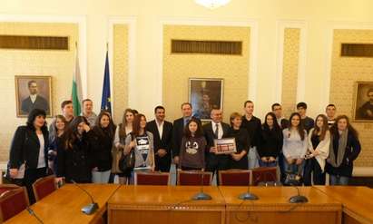 Ученици посетиха Народното събрание по покана на депутатите от ГЕРБ-Бургас